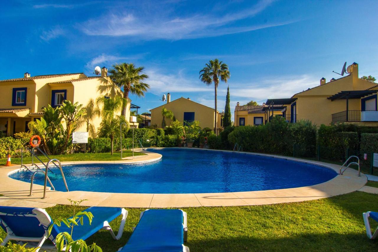 Oleholidays Azalea Playa Junto A Puerto Banús Сasa de vacaciones Marbella